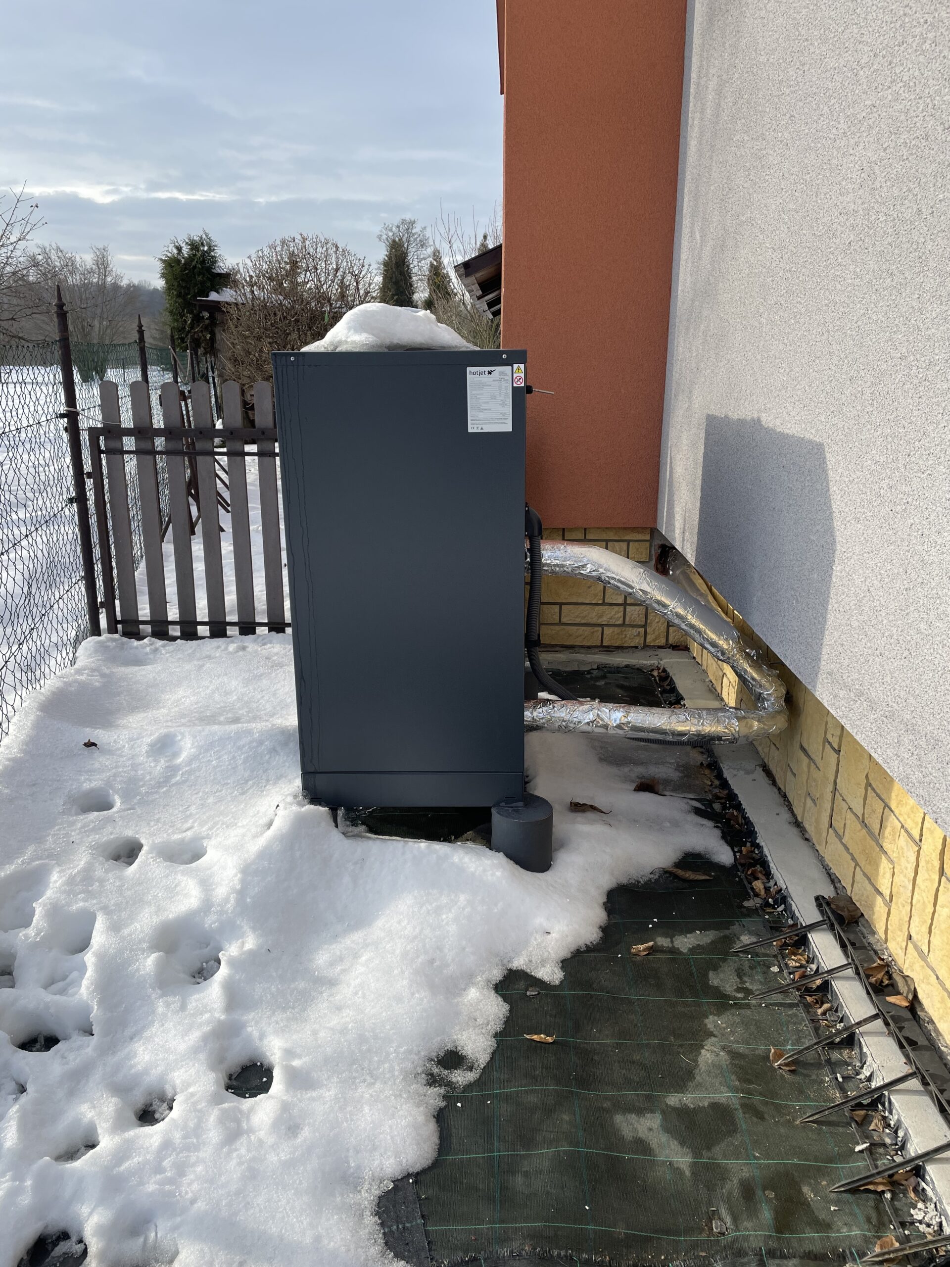 Venkovní jednotka HOTJET v zimě